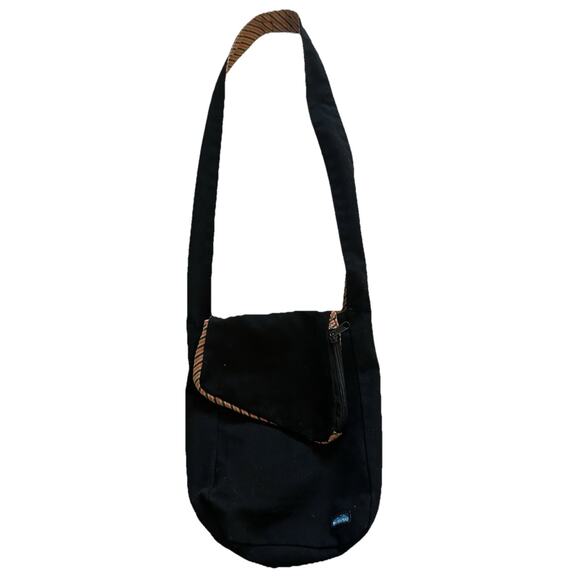 Kavu Bag 8.5x9.5 Black And Stripe Reversible 100% Cotton Canvas Flap‎ Crossbody - Picture 1 of 10